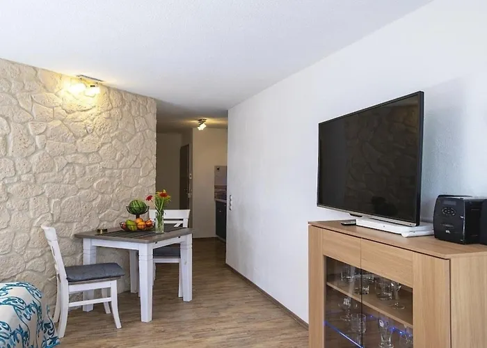 Vulkanhoehe - Im Maarberg - In Am 汉格莫仁